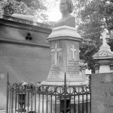 Tombe d'Honoré de Balzac (1799-1850) au cimetière du Père-Lachaise. Paris. © Roger-Viollet
