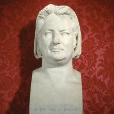 Pierre-Jean David d'Angers (1788-1856). "Honoré de Balzac" (1799-1850), vue de face, 1841. Marbre. Paris, Maison de Balzac. © Philippe Joffre / Maison de Balzac / Roger-Viollet
