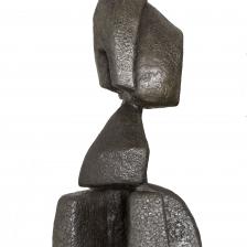 Otto Freundlich (1878-1943). Composition. Bronze patiné. Paris, musée d'Art moderne. © Eric Emo / Musée d'Art Moderne / Roger-Viollet