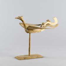 Mingqi oiseau-phénix. Bois avec des traces de polychromie. Chine, dynastie des Han. Paris, musée Cernuschi.  © Stéphane Piera / Musée Cernuschi / Roger-Viollet 