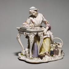 Johann-Joachim Kaendler (1706-1775). "La ménagère écrivant dans son livre de comptes ou l'Économe", entre 1756 et 1758. Porcelaine allemande de Meissen. Paris, musée Cognacq-Jay. © Patrick Pierrain / Musée Cognacq-Jay / Roger-Viollet 