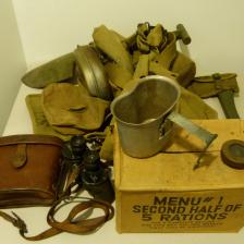 Equipement américain d’un soldat de la 2e DB  © Musée du Général Leclerc de Hauteclocque et de la Libération de Paris/Musée Jean Moulin (Paris Musées) 