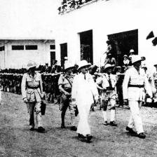 Le colonel Leclerc et le général de Gaulle à Douala en octobre 1940  © Coll. Ministère des Anciens combattants, Musée du Général Leclerc et de la Libération de Paris/Musée Jean Moulin (Paris Musées) 