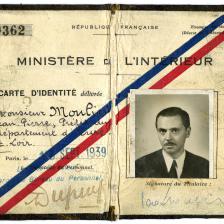 Carte d’identité de Jean Moulin, 1939 © Coll. Antoinette Sasse, Musée du Général Leclerc de Hauteclocque et de la Libération de Paris/Musée Jean Moulin (Paris Musées) 