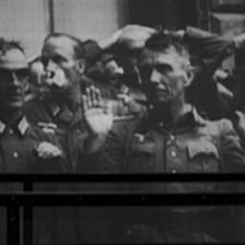 La reddition de l'ennemi, photogramme du mur d'images, Musée du Général Leclerc et de la Libération de Paris / Musée Jean Moulin. © Bernard Clerc-Renaud