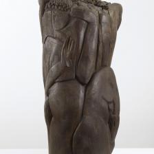 Ossip Zadkine (1890-1967). "Les Vendanges". Bois d'orme, vers 1918. Paris, musée Zadkine. © Fr. Cochennec et E. Emo / Musée Zadkine / Roger-Viollet ADAGP